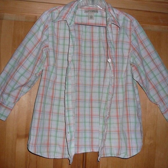 Womans Medium Blouse Plaid V-Neck Button Down Stretch Shirt by Mountain Lake - Picture 3 of 4